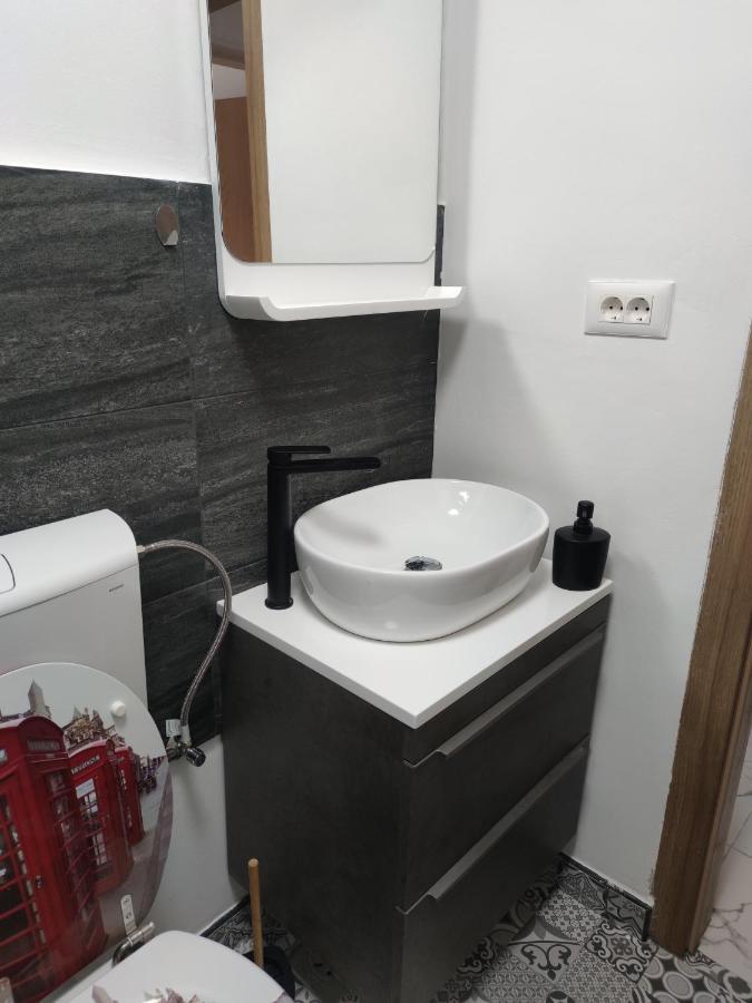 Apartamento Apartman M&M'S Karlovac Exterior foto